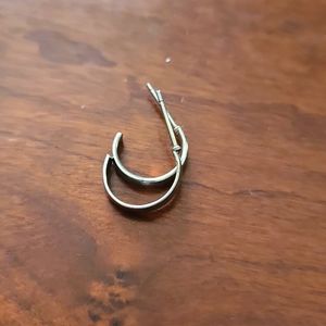 Simple band earrings